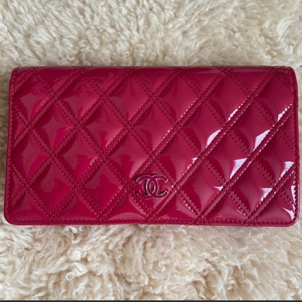 Authentic 100% Chanel Wallet Patent Leather Pink